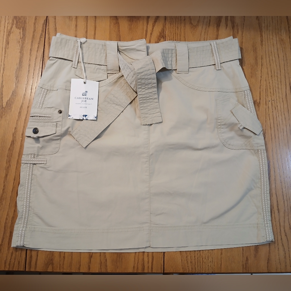 Caribbean Joe NWT Size 14P Women's Almond Colored Skirt.